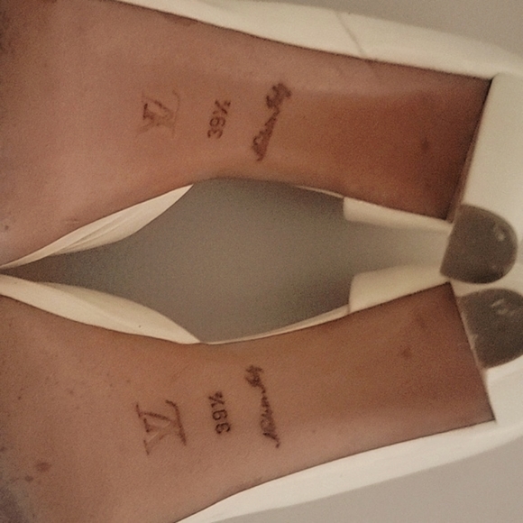 Louis Vuitton - Picture 6 of 12